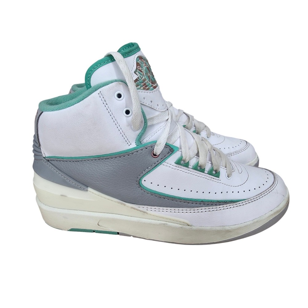 Air Jordan 2 Retro Sneakers Womens 8.5 Crystal Mint High Top Shoes FNN6755-100